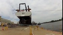 Énorme fail lors de la mise à l'eau d'un bateau