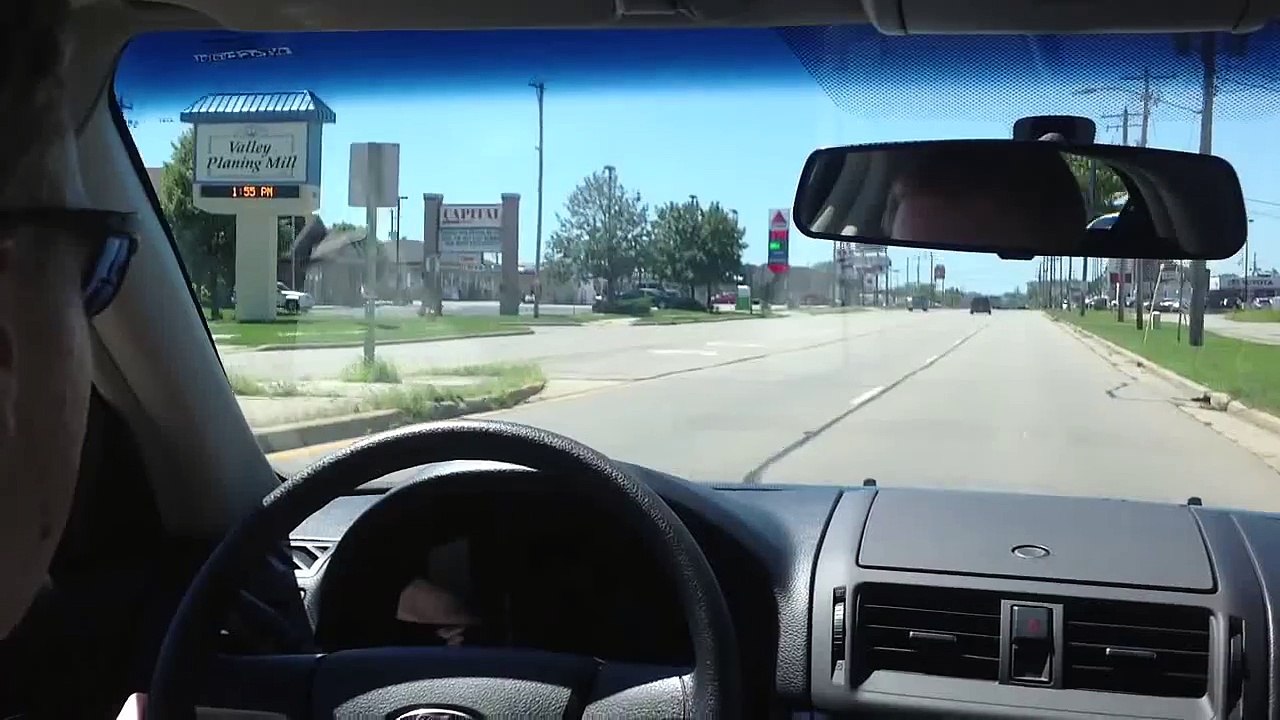 Pulling Into a Center Turn Lane & Turning Left