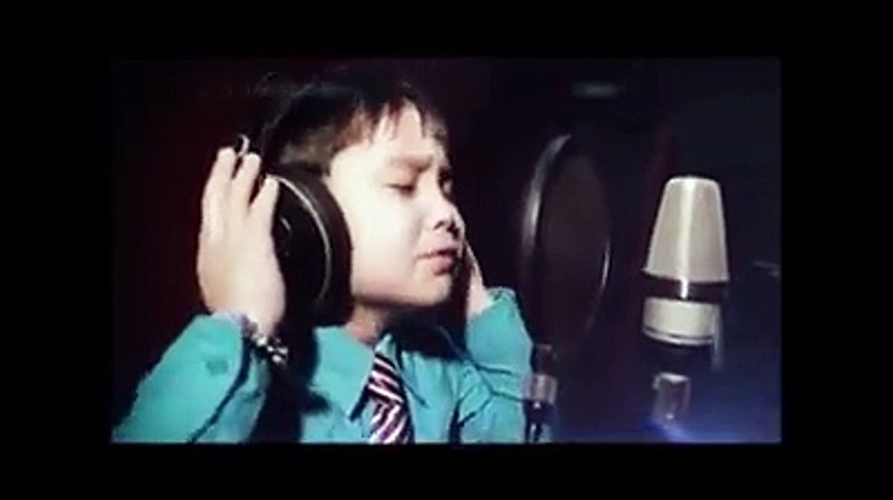 cute little boy sung a song "I Always Love You"
