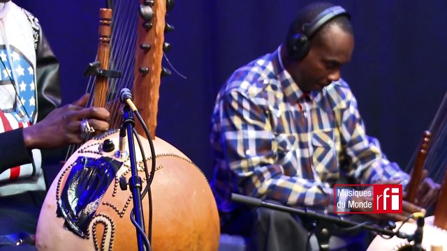 Toumani & Sidiki Diabaté interprètent Lampedusa dans Musiques du Monde sur #RFI