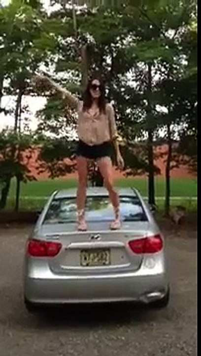 Drunk girl sings like Lady Gaga