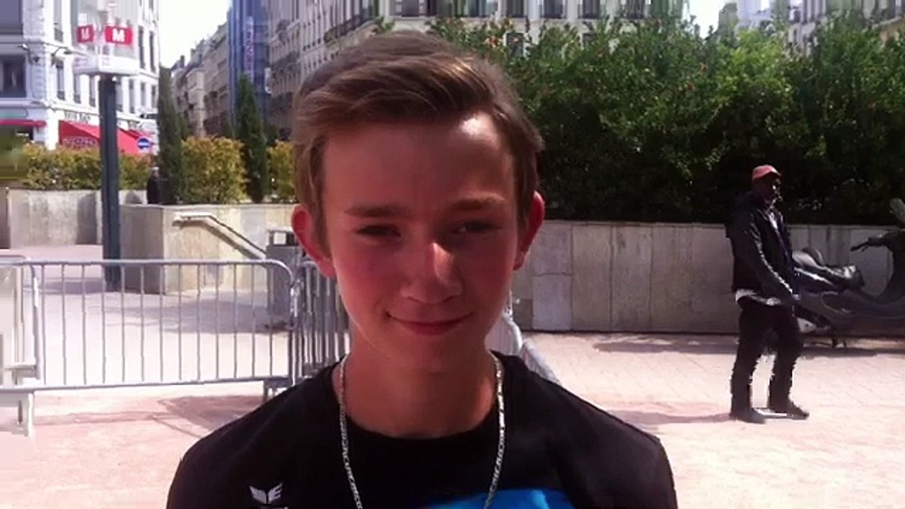 Tournois de Pentecôte place Bellecour à Lyon : Interview de Corentin vainqueur de la 1/2 finale en moins de 15 ans !