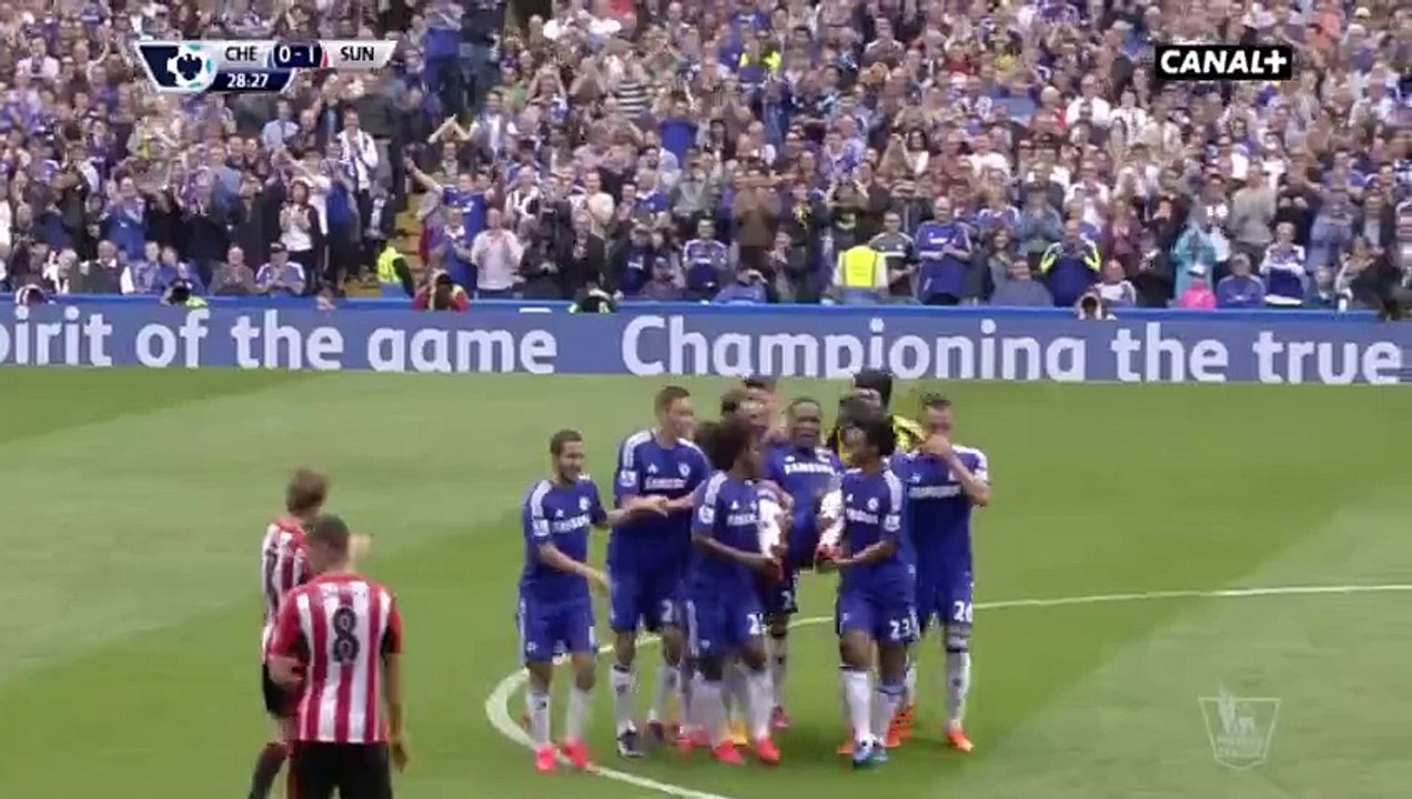 Blessé, Drogba est porté en triomphe par ses coéquipiers