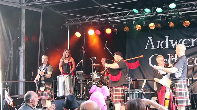 Fête de la bière 2015 - Retour sur la course de garçons de café