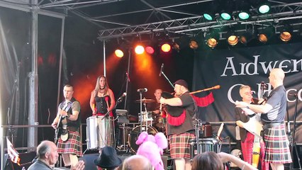 Fête de la bière 2015 - Retour sur la course de garçons de café