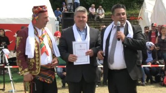 Almanya'da, Yağlı Güreş ve Kına Gecesi Yoğun İlgi Gördü