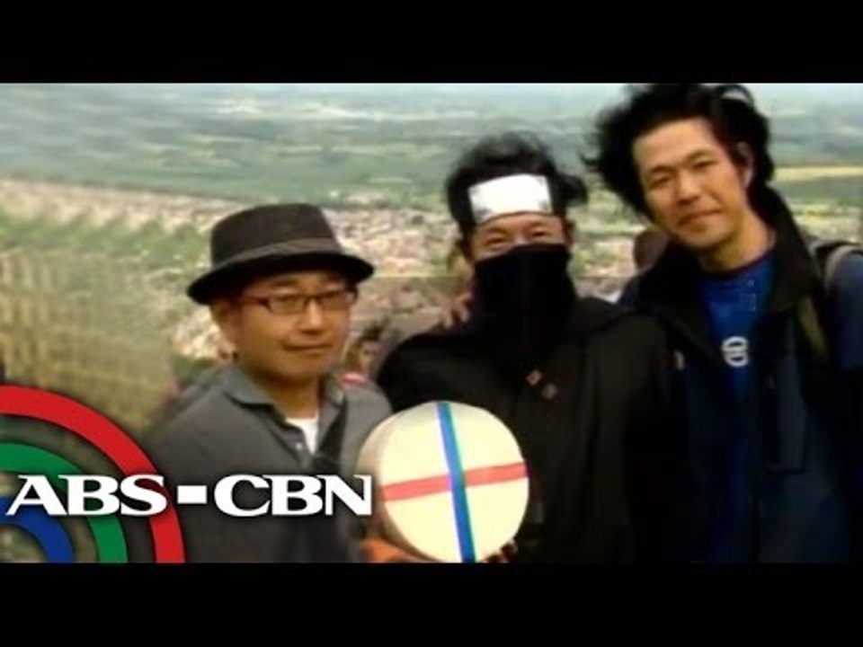 Cheese rolling competion in England