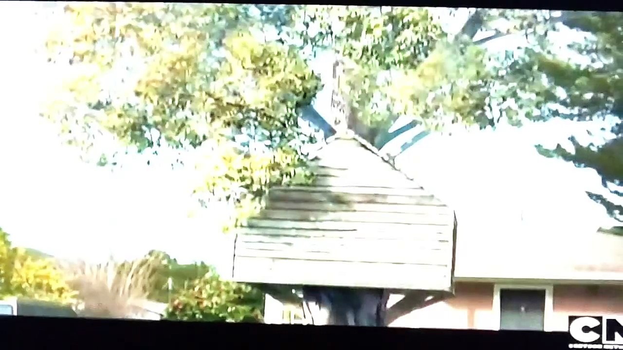 Gumball and Darwin kiss