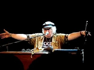 Focus - Thijs van Leer dando esporro nos bebuns - 2010 - Juiz de Fora