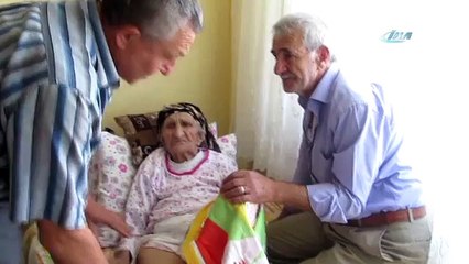 Doktorla 111 yaşında tanıştı