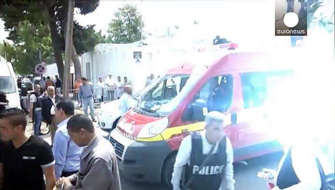 In Tunis erschießt ein Soldat sieben Kameraden