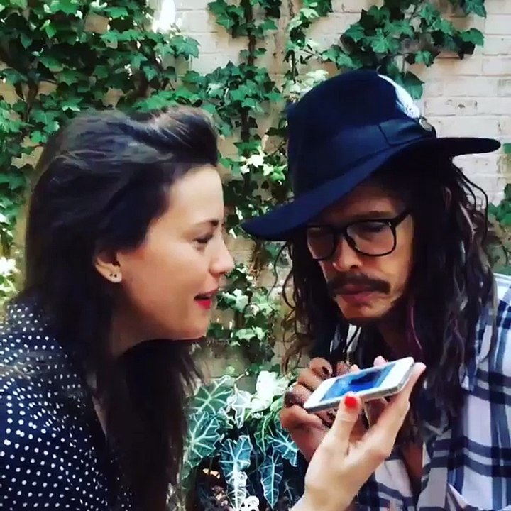 Liv Tyler e Steven Tyler cantam juntos