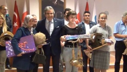 Kuşlarla Hem Sağlığına Hemde Ödüle Kavuştu