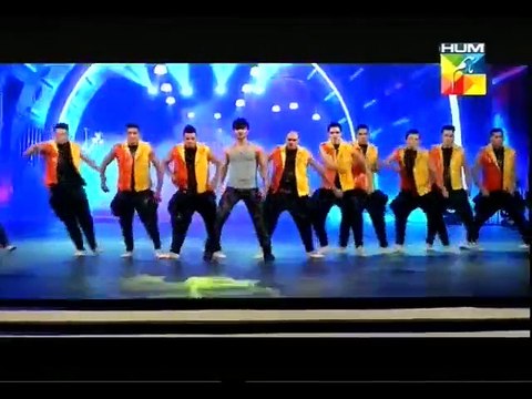 Sajal ali & Feroz khan dance
