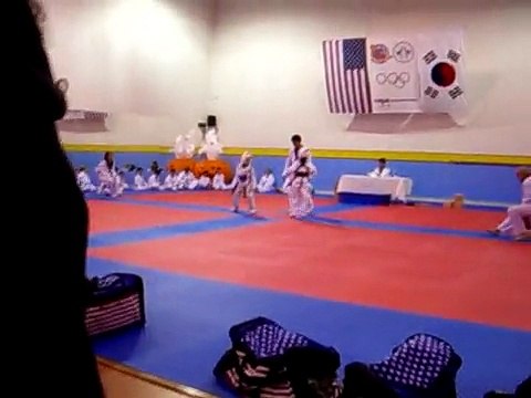tae kwon do sparring kids
