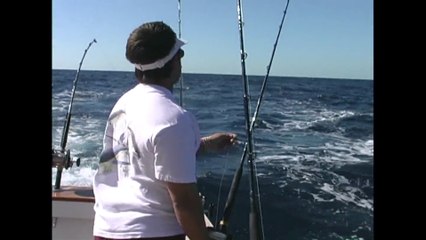 Offshore Fishing for Yellow-fin Tuna & whatever bits !!! (ep. 360)