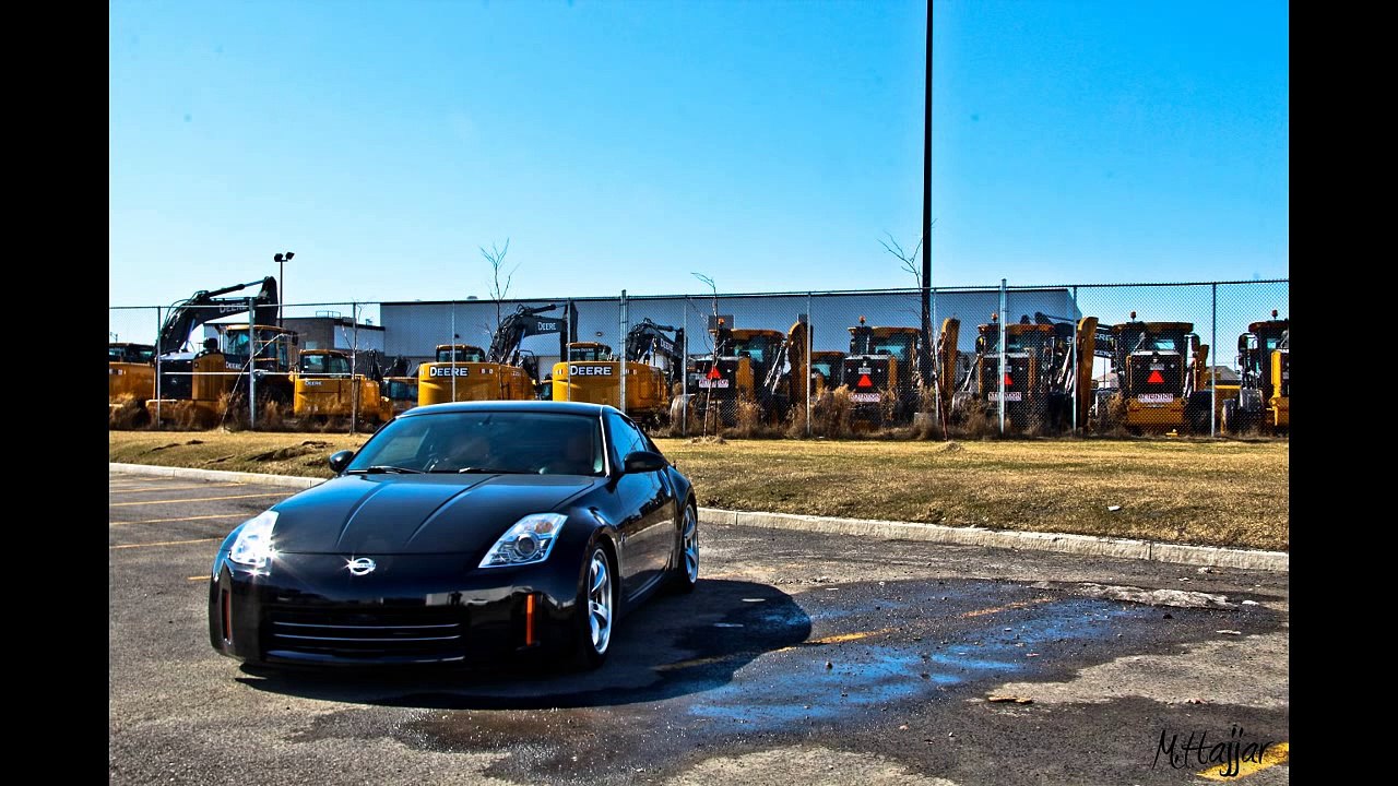 Nissan 350Z Stock Exhaust vs. Nismo Exhaust (Start-Up, Revs, Launch, Fly by)