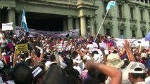 PIDEN LA RENUNCIA DEL PRESIDENTE DE GUATEMALA
