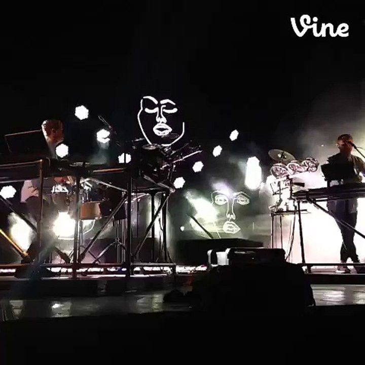 Front Row for Disclosure by Nina Wojtowicz?syndication=228326