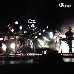 Front Row for Disclosure by Nina Wojtowicz?syndication=228326