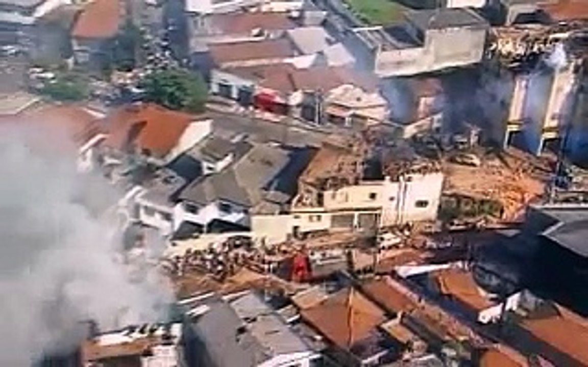 Avião da TAM cai ao tentar decolar em Congonhas (1996)