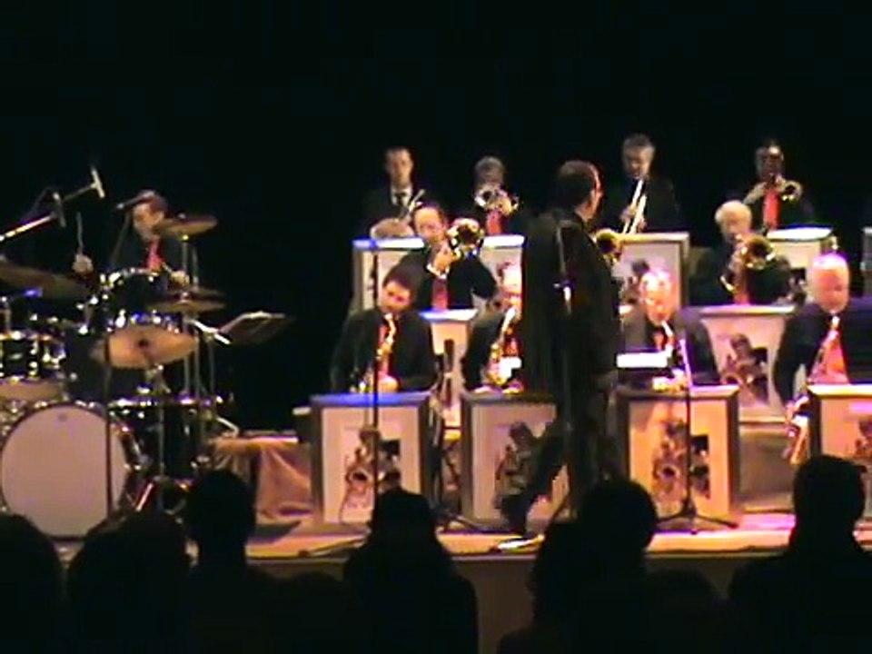 Armstrong je ne suis pas noir.mpg (claude Nougaro)