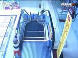 Çinde çocuk yürüyen merdivenden yere çakıldı