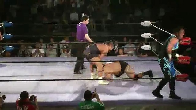 Super Crazy & Mitsuhiro Kitamiya vs. Daisuke Sekimoto & Yuji Okabayashi (NOAH)