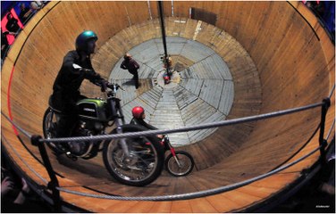 LE MUR DE LA MORT A MOTO BY LOLO COCHET