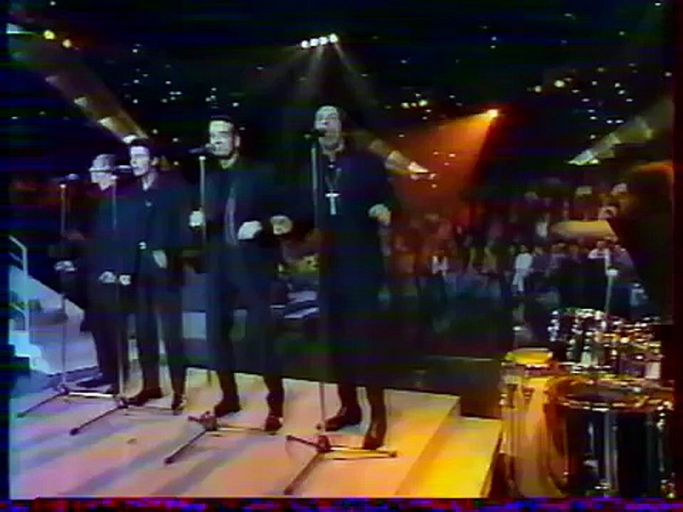 Le Lion est mort ce soir - Solomon Linda/Version du groupe Pow Wow