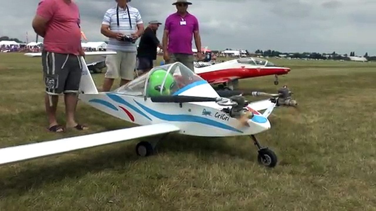 CRI CRI CRASH: COSFORD LMA MODEL SHOW 2014