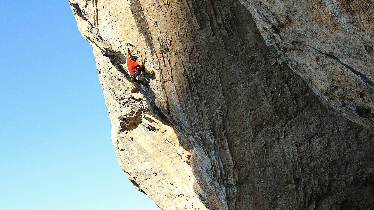 Gaz Parry Tops Out Mega-Project 'Supersónico' (8c+/5.14c) |...