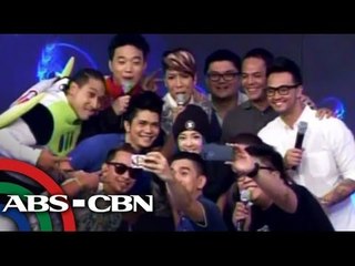 Showtime hosts took a selfie with Sandara