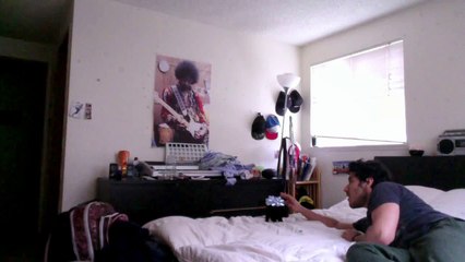 Il offre un chaton à sa copine mais ne s'attend pas à une telle réaction!