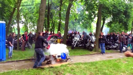 Motorcycle burnout, fire accident, oil duct malfunction. Crazy FAIL!