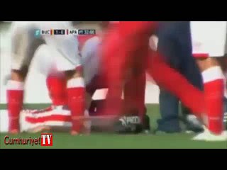 Arjantinli futbolcu sahada hayatını kaybetti