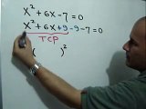 Solución de una ecuación cuadrática por completación de cuadrados