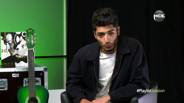 Sneazzy clashe les rappeurs qui font de la trap: Les gars, faîtes de la musique !