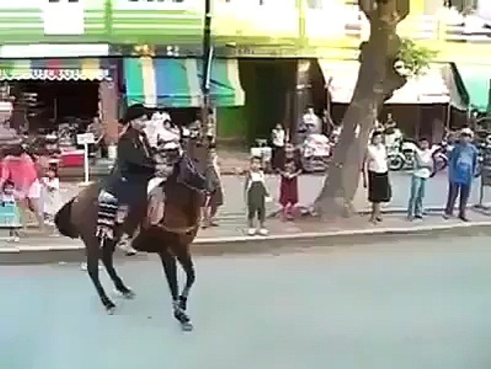 Funny-A man on Horse