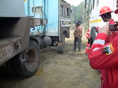 Il Démarre un Semi Remorque sans Batterie ni Starter