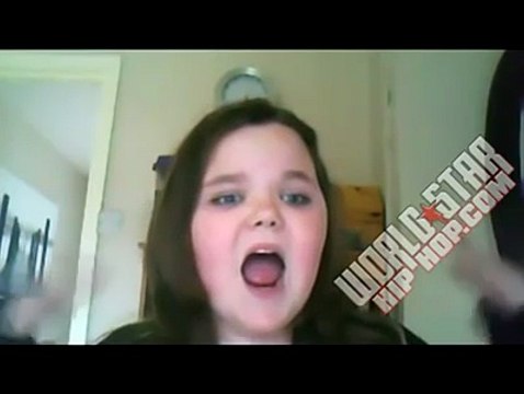 Elle pete les plomb suite a quelques erreurs de chants