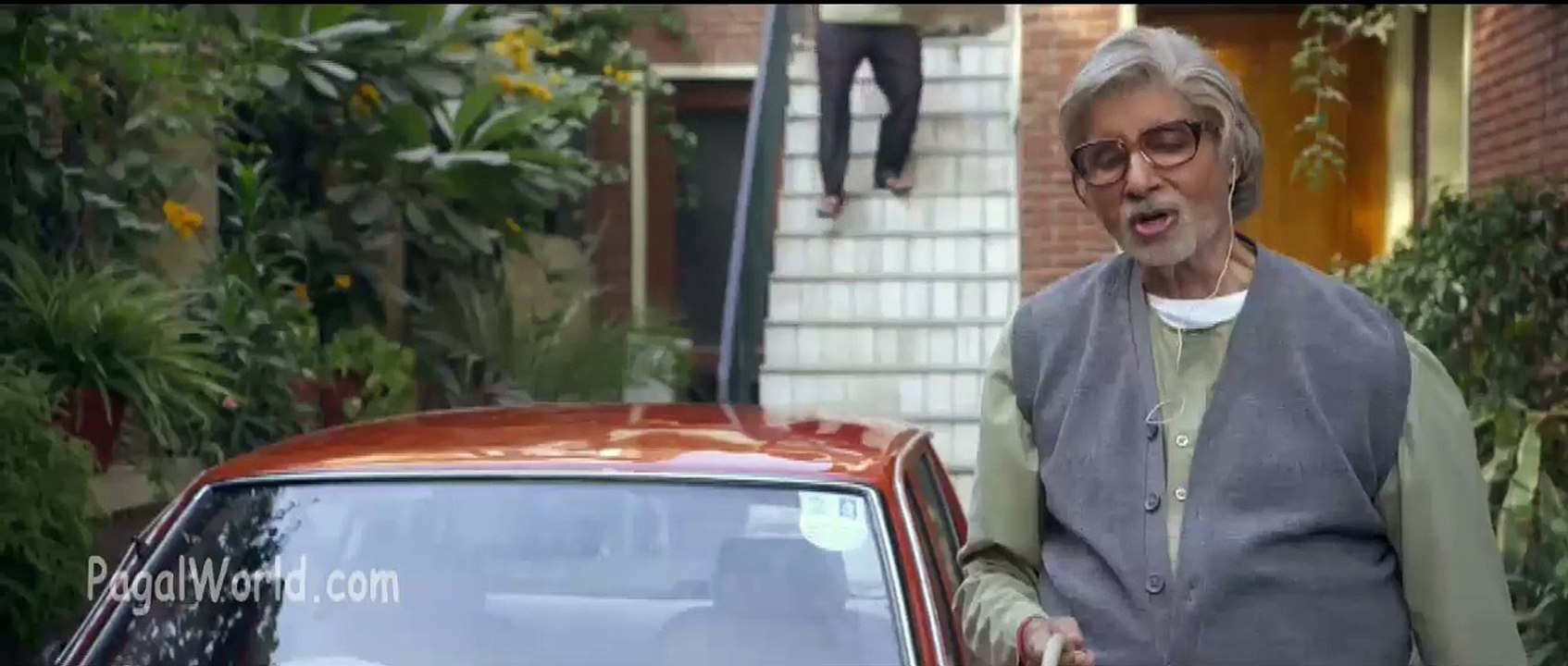 PIKU Official Trailer - Amitabh Bachchan (HD 720p)