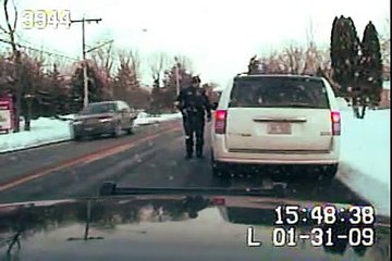 Syracuse mother tasered by psycho cop