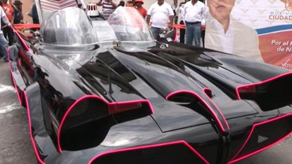 El coche de Batman, reclamo electoral en México
