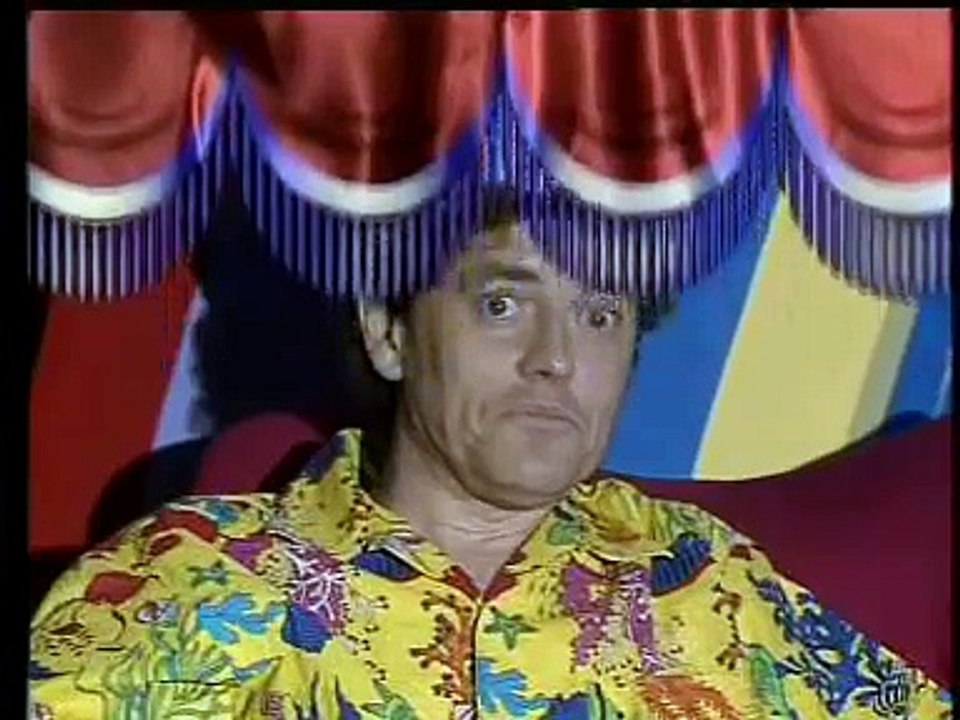 Peter Combe - Newspaper Mama