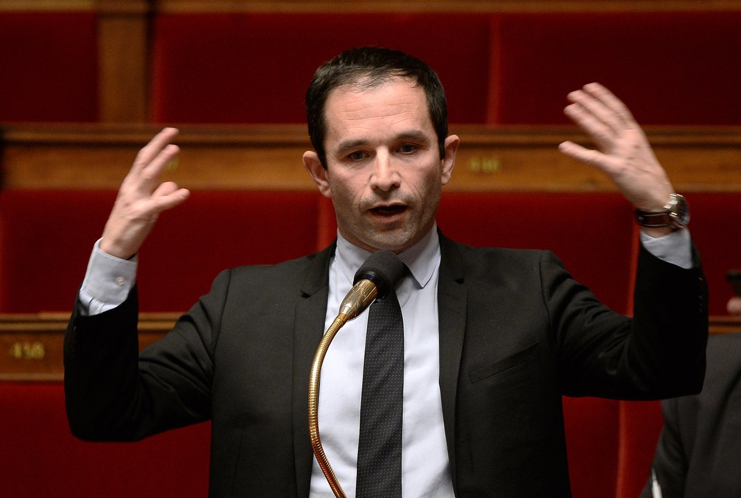 «Burn-out» : enthousiastes, élus et syndicats refusent la précipitation