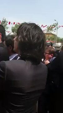 Cumhurbaşkanı Recep Tayyip Erdoğan'ın balkondakilere çay var mı çay dediği an :)