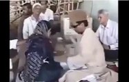 Dekhein India Ka Yeh Peer Larki Ke Saath Kya Kar Raha Hai - Video Dailymotion