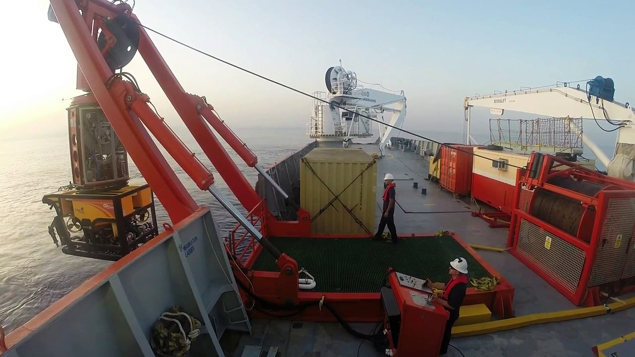 SMD Quasar work-class ROV recovery