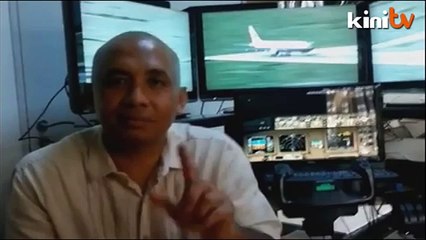 Kapt Zaharie guna telefon di kokpit sebelum berlepas